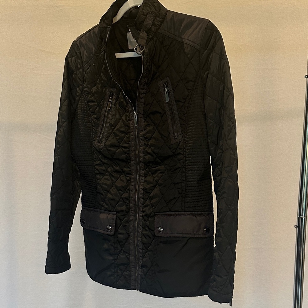 Banana Republic Black Quilted light Puffer Jacket with Zip Front.  Medium